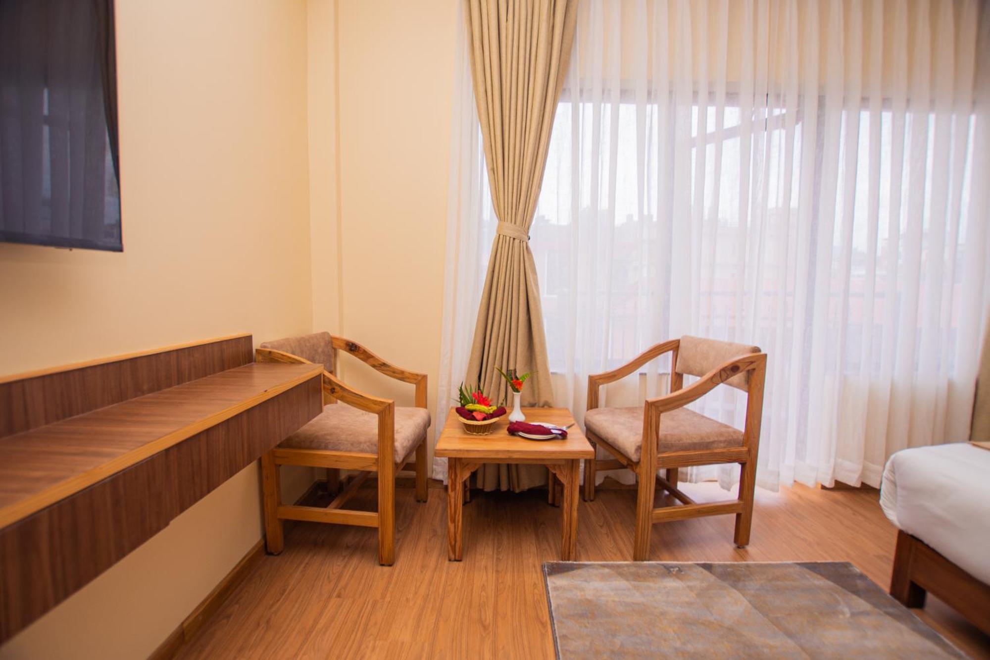 Temple Himalaya Hotel & Spa Pokhara Exteriör bild