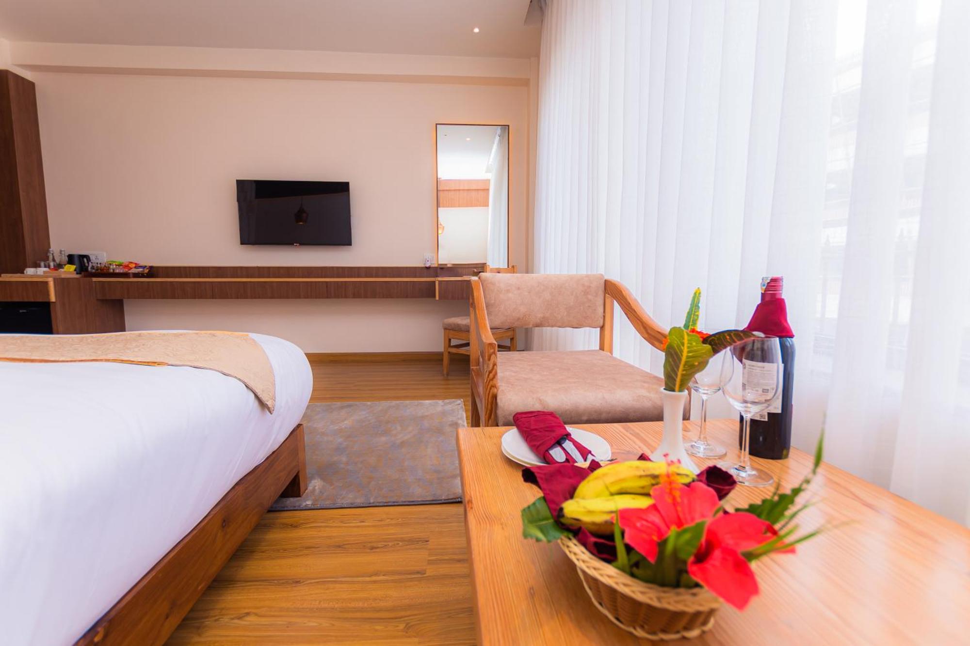 Temple Himalaya Hotel & Spa Pokhara Exteriör bild