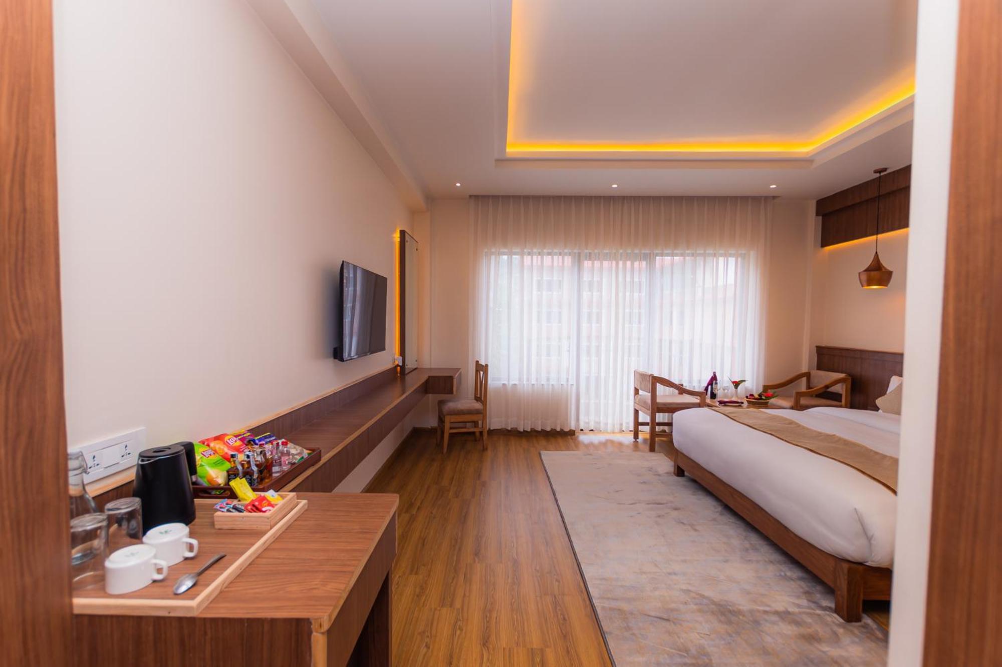 Temple Himalaya Hotel & Spa Pokhara Exteriör bild
