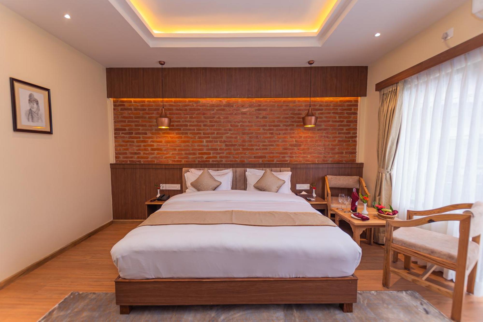 Temple Himalaya Hotel & Spa Pokhara Exteriör bild