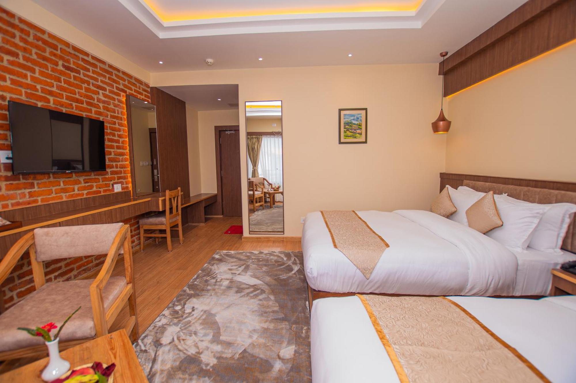 Temple Himalaya Hotel & Spa Pokhara Exteriör bild