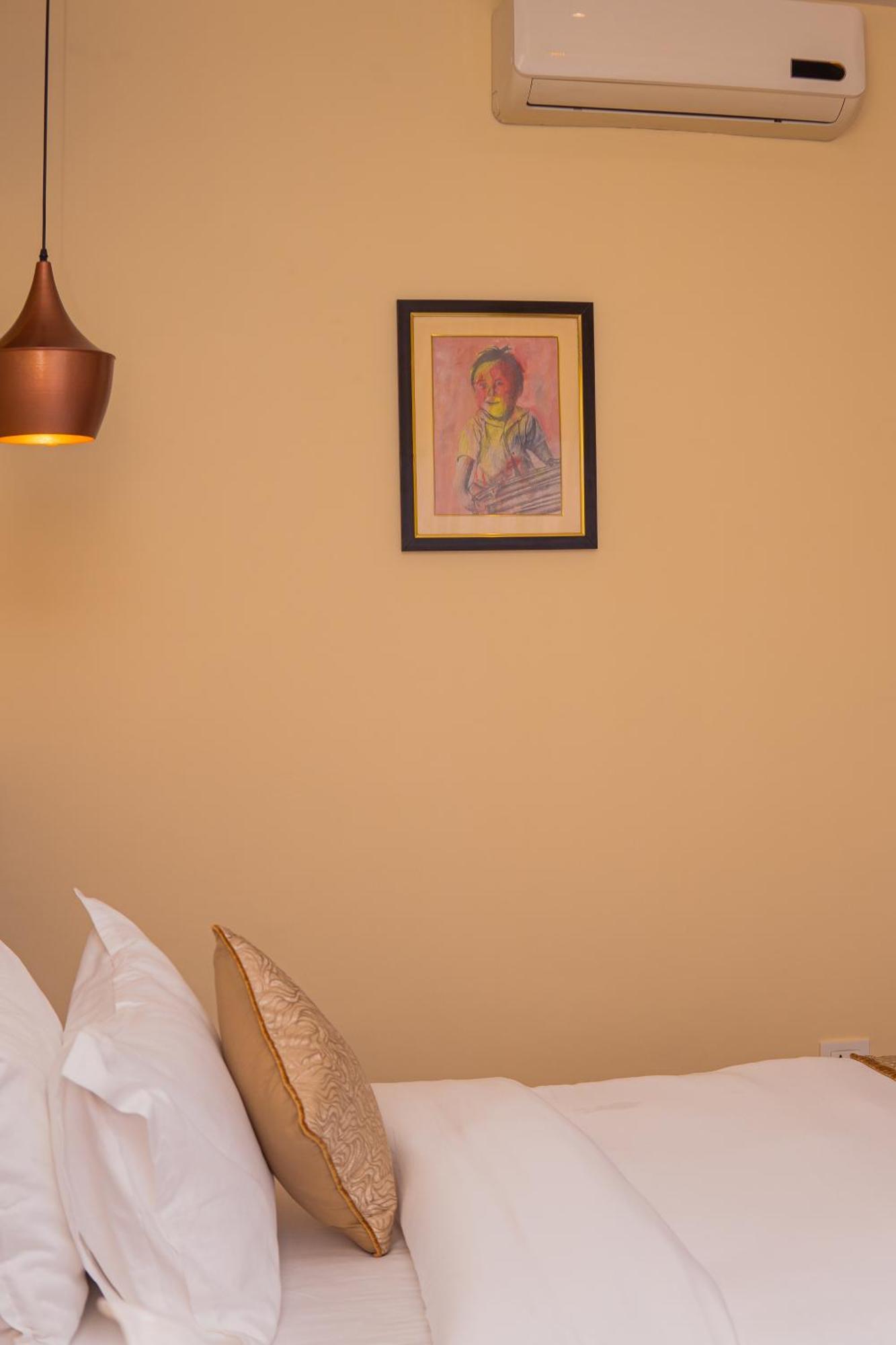 Temple Himalaya Hotel & Spa Pokhara Exteriör bild