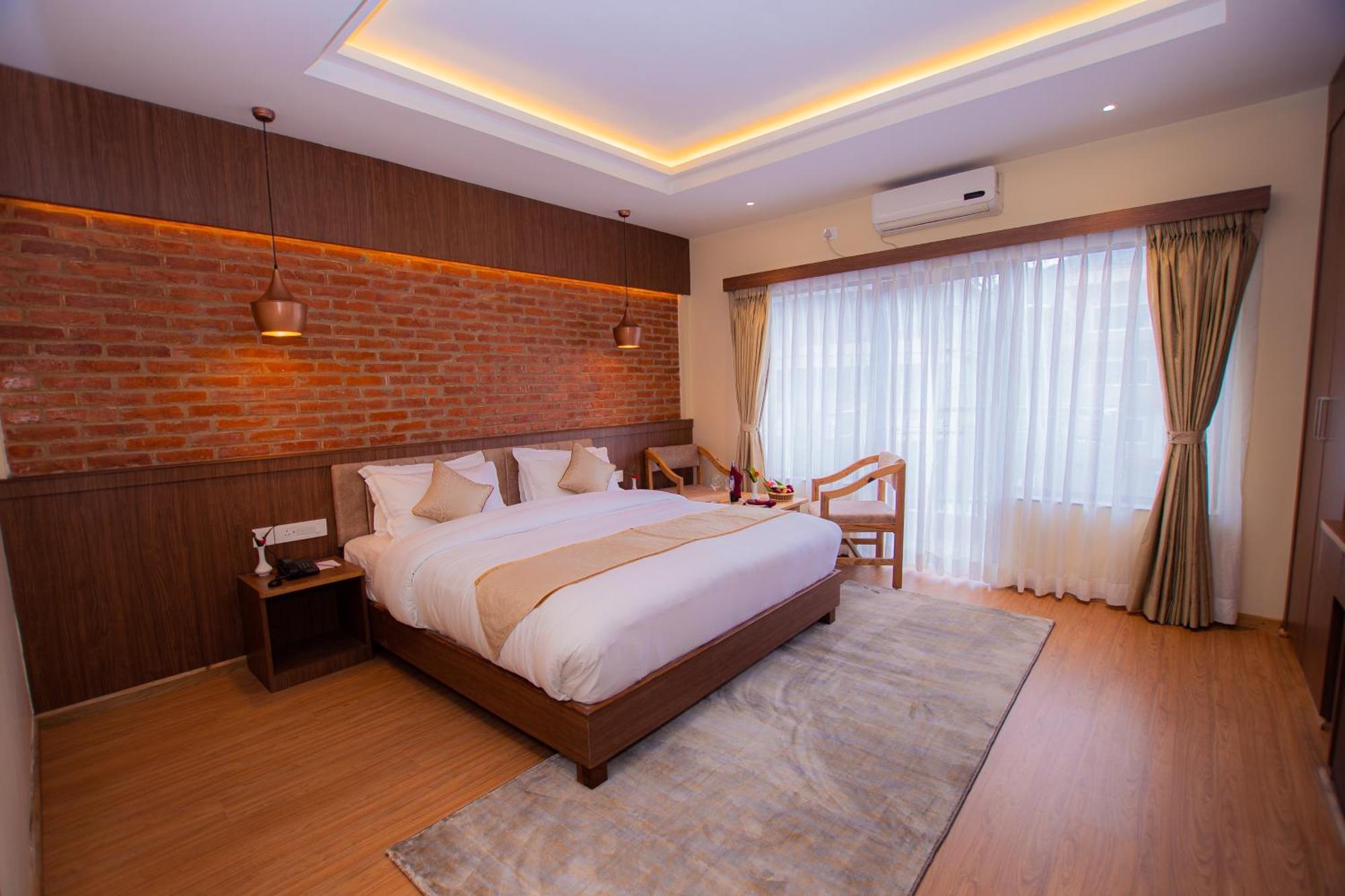 Temple Himalaya Hotel & Spa Pokhara Exteriör bild