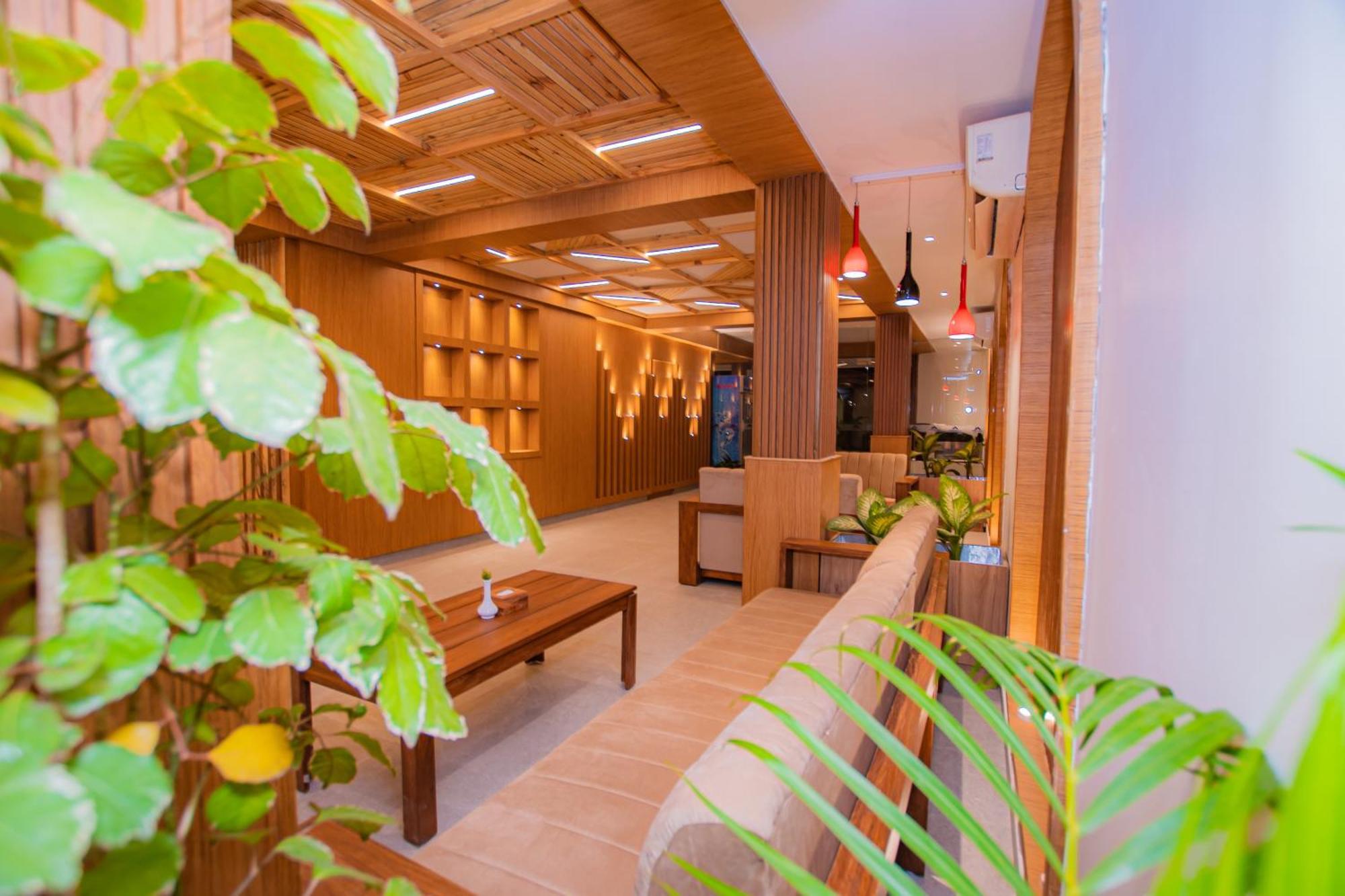 Temple Himalaya Hotel & Spa Pokhara Exteriör bild